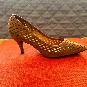 Brown short heel Vizzano shoes, size 34,  USA size 5, great condition.